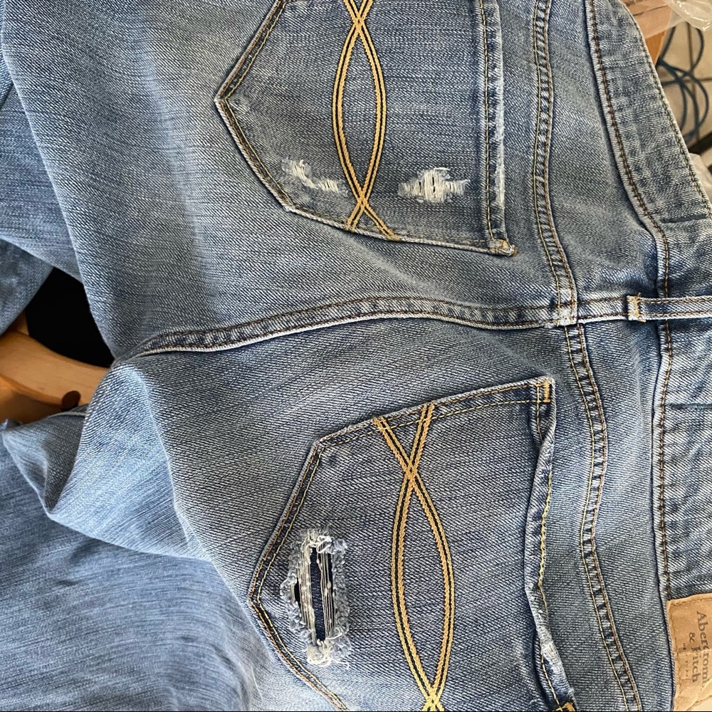 Abercrombie & Fitch distressed jeans size 6 - Picture 6 of 7
